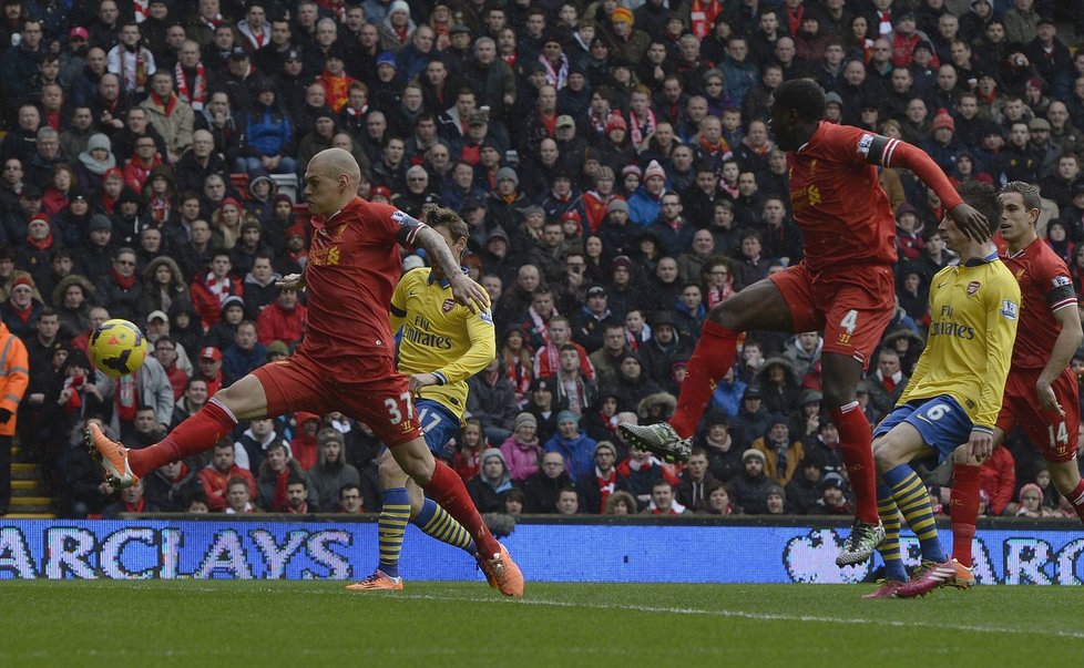 Slovenský obránce Martin Škrtel se v úvodu šlágru s Arsenalem trefil hned dvakrát. Liverpool brzy vedl dokonce 4:0