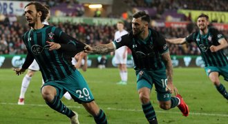 Southampton zdolal v dohrávce Swansea a odsoudil West Brom k sestupu