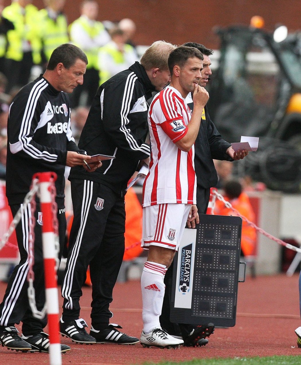 Michael Owen nastupuje za Stoke do zápasu s Manchesterem City, teď by rád svému týmu pomohl i v zápase Premier League proti Liverpoolu