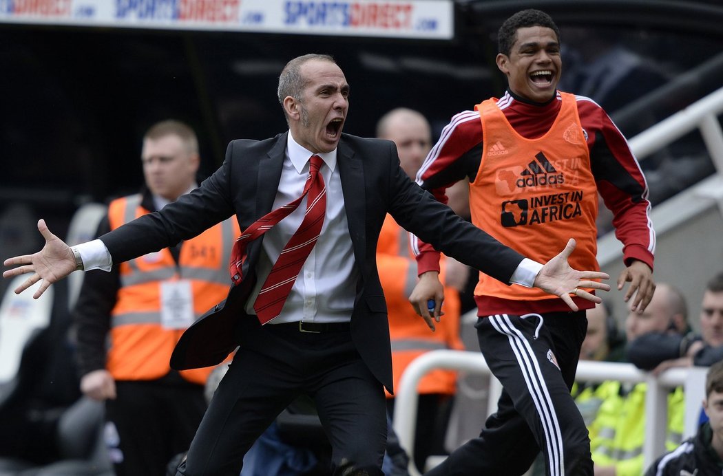 Manažer Sunderlandu Paolo Di Canio a jeho bláznivé oslavy během utkání Premier League na půdě Newcastlu