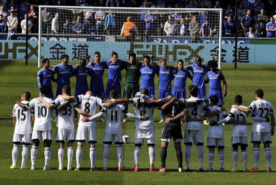 Fotbalisté Swansea a Chelsea uctili památku obětí tragédie v Hillsborough, od níž uběhlo 25 let