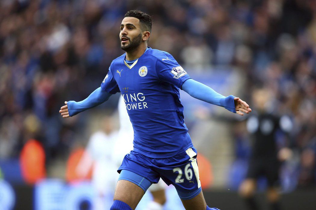 Riyad Mahréz vstřelil v zápase Leicesteru se Swansea první branku utkání