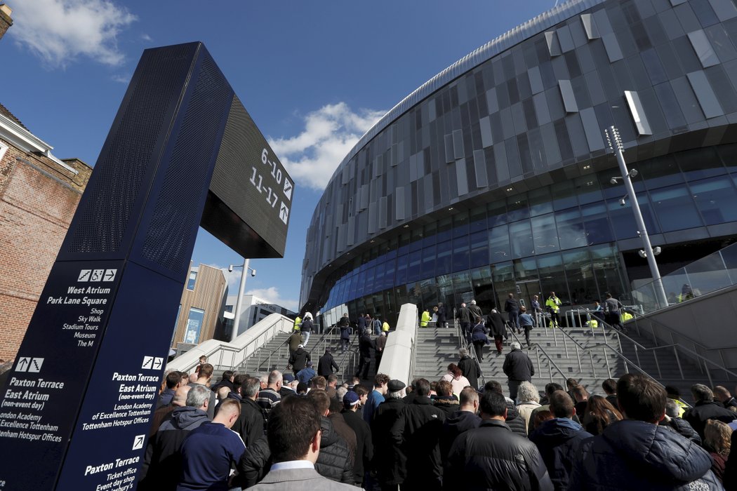 Tottenham otevřel supermoderní nový stadion