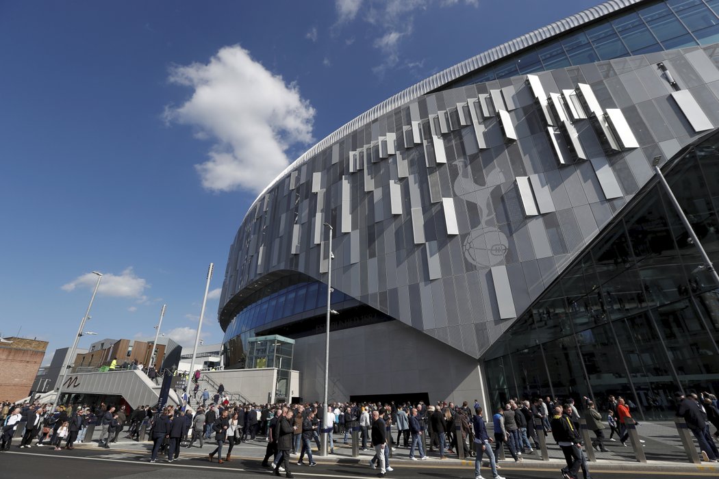 Tottenham otevřel supermoderní nový stadion