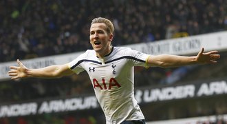 Arsenal s Rosickým zničila kometa. Kane dohnal i Messiho