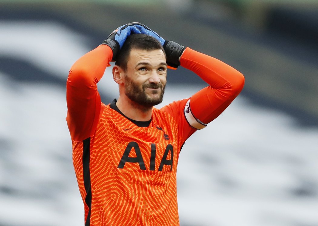 Zklamaný brankář Tottenhamu Hugo Lloris