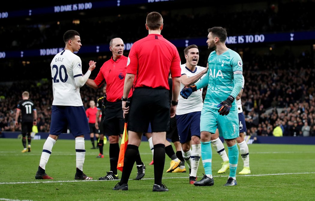 Strkanice v utkání Tottenhamu proti Manchesteru City