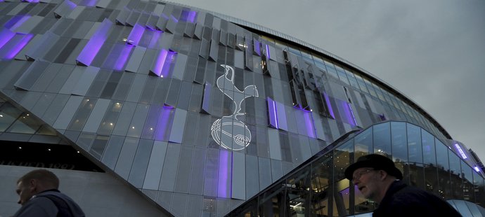 Tottenham konečně otevřel hypermoderní nový stadion