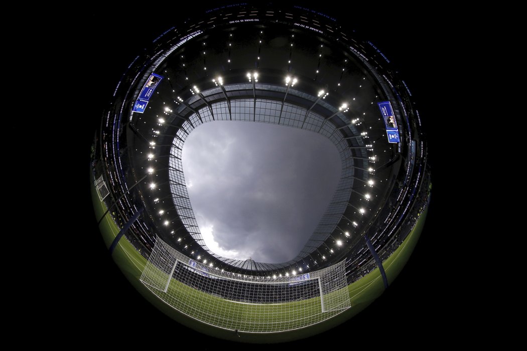 Krásný nový stadion Tottenhamu už zažil první ligový zápas