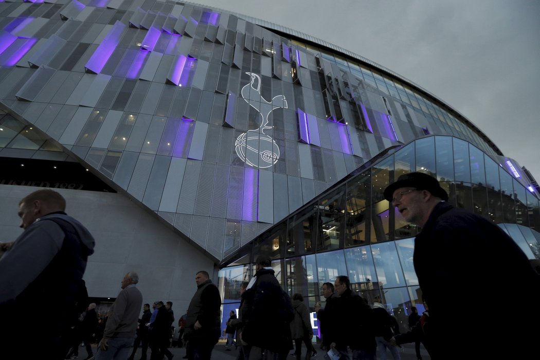 Tottenham konečně otevřel hypermoderní nový stadion