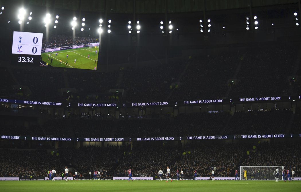 Tottenham konečně otevřel hypermoderní nový stadion