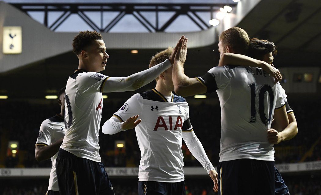 Tottenham si doma proti Swansea zastřílel a jeho hráči mohli slavit vysoké vítězství 5:0.