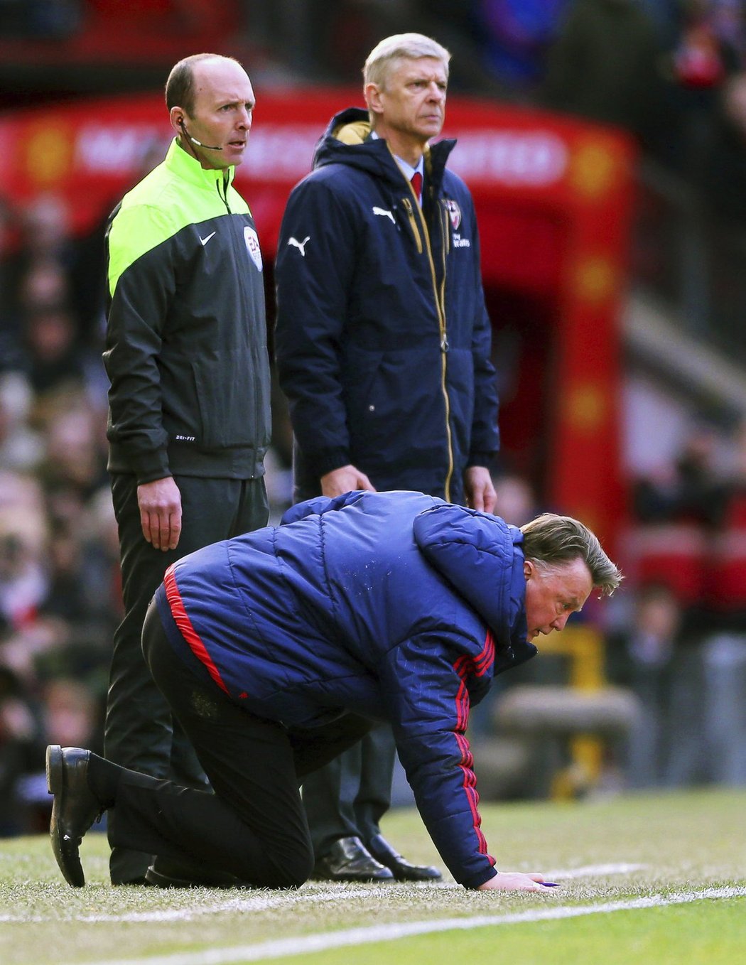 Van Gaal si stoupl před sudího a ukázal, jak vypadá simulování