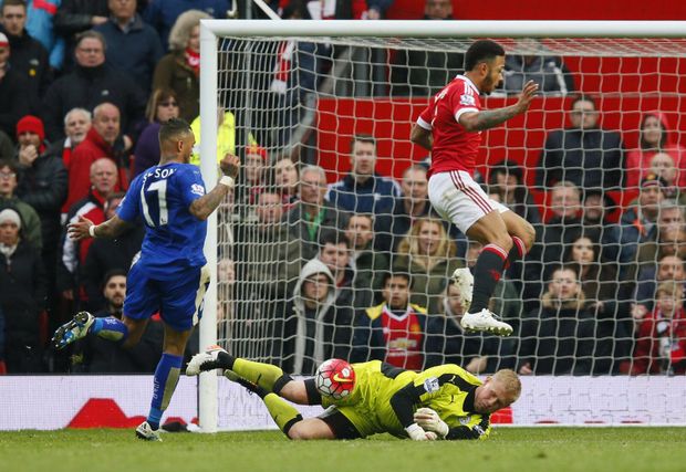 Brankář Kasper Schmeichel zachránil v závěru Leicester Brankář Kasper Schmeichel zachránil v závěru Leicester