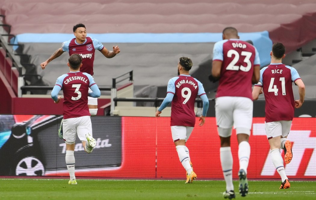 Jesse Lingard se raduje ze svého gólu do sítě Arsenalu