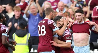 SESTŘIHY: West Ham udolal United. Souček: neuznaný gól a ošetřování po srážce