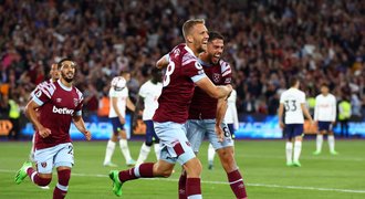 SESTŘIHY: West Ham - Tottenham 1:1, bod trefil Souček. Haaland dal hattrick