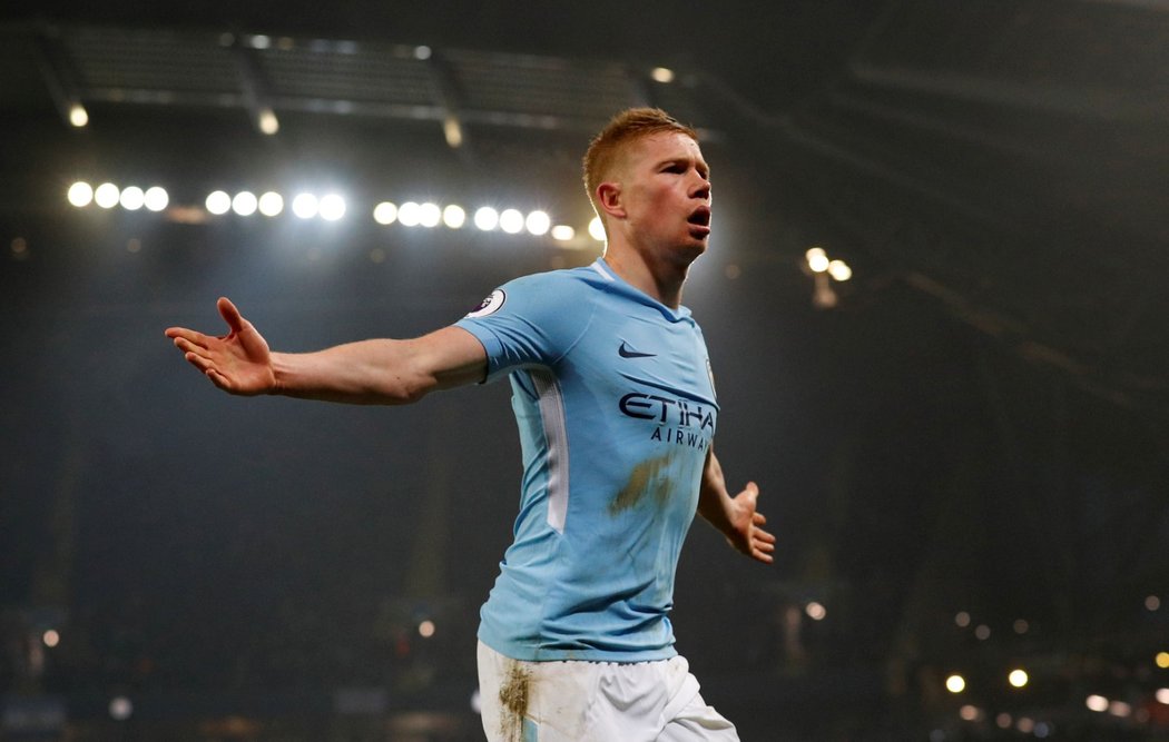 Kevin de Bruyne slaví druhý gól City  do sítě Tottenhamu