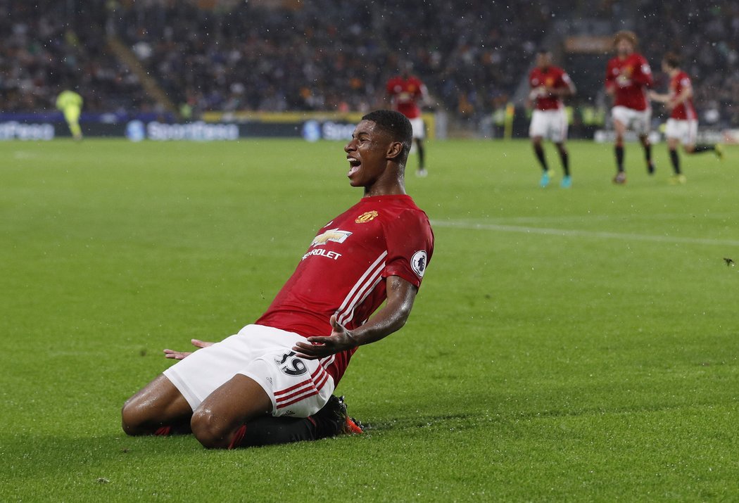 Manchester United nakonec gólem v nastavení zachránil Marcus Rashford