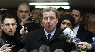 Bookmakeři: Capella nahradí Redknapp. Chci ho, říká Ferdinand