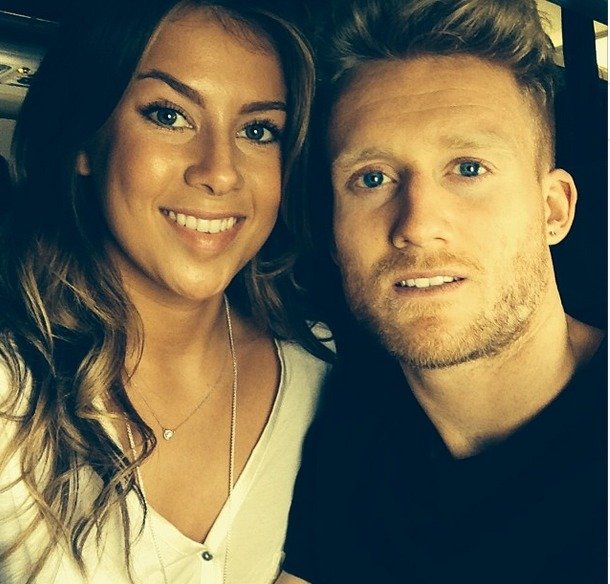 Německý fotbalista André Schürrle a jeho půvabná přítelkyně Montana Yorke