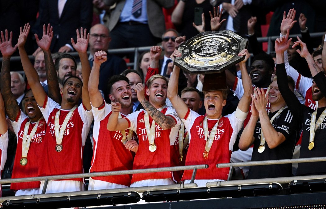 Arsenal ovládl Community Shield, po srovnání v nastavení slavil na penalty