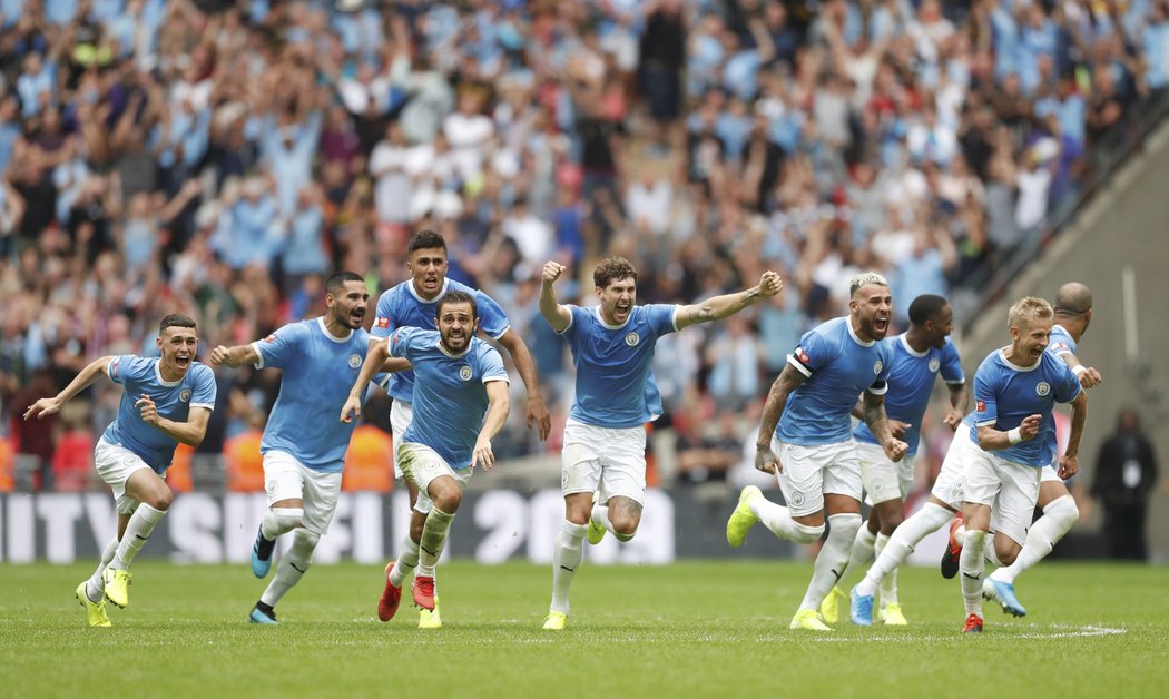 Radost hráčů Manchesteru City po vítězném rozstřelu