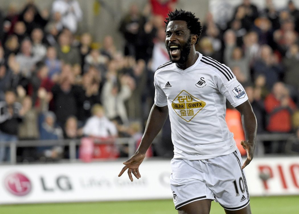 Bony Wilfried drží svými góly Swansea, tentokrát jeho dvě trefy pomohly týmu k výhře nad Leicesterem.