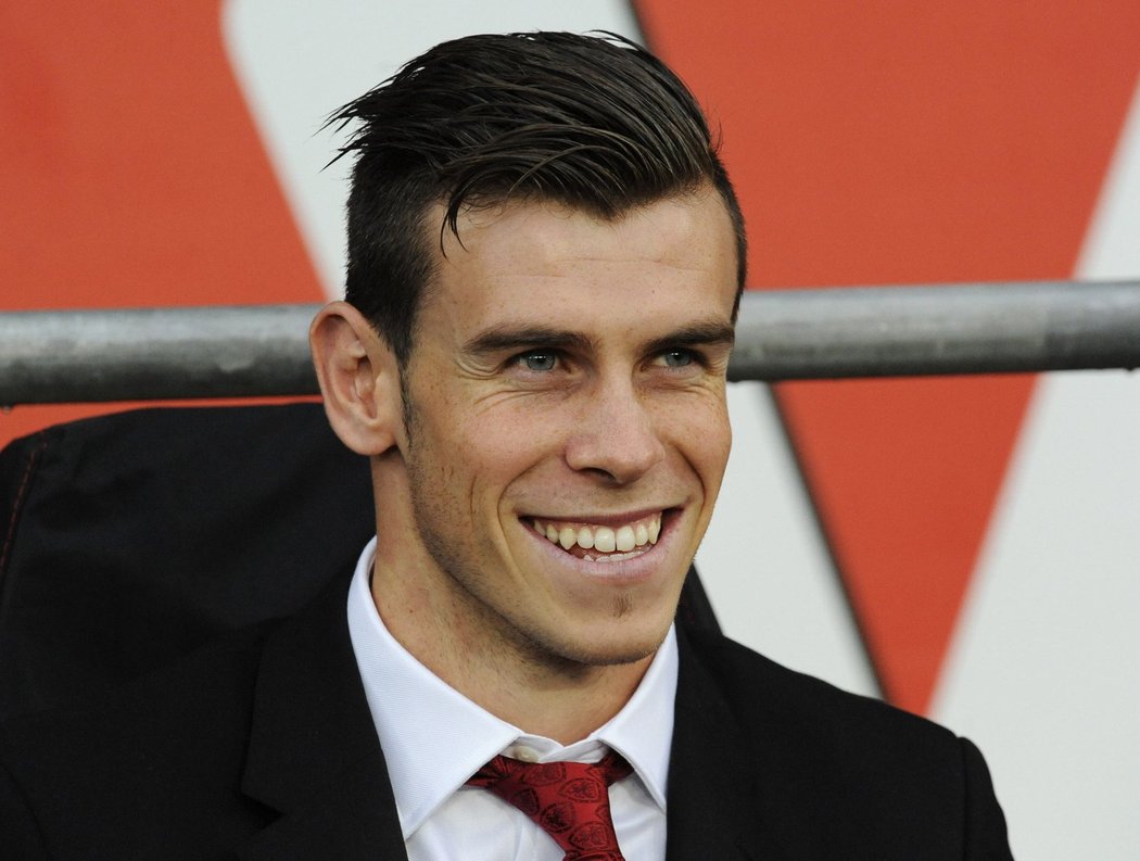 Gareth Bale během přátelského utkání Walesu, do kterého kvůli zranění nezasáhl