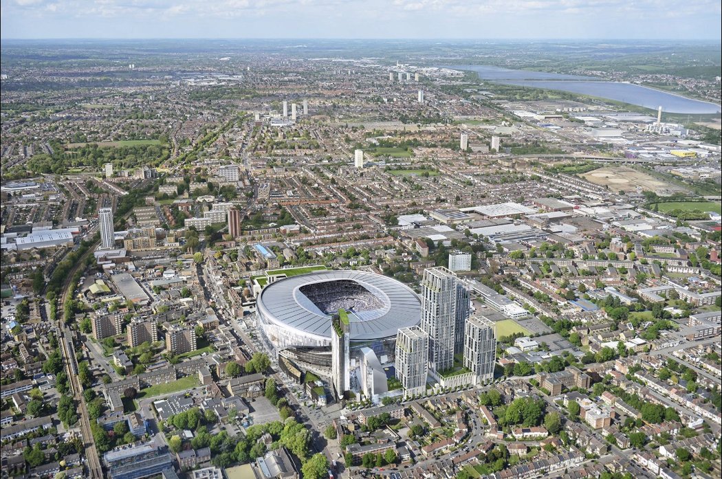 Nový stadion Tottenhamu zasažený mezi ostatní domy v Londýně