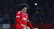 Bek Middlesbrough postoupil souboj i s Marouanem Fellainim.