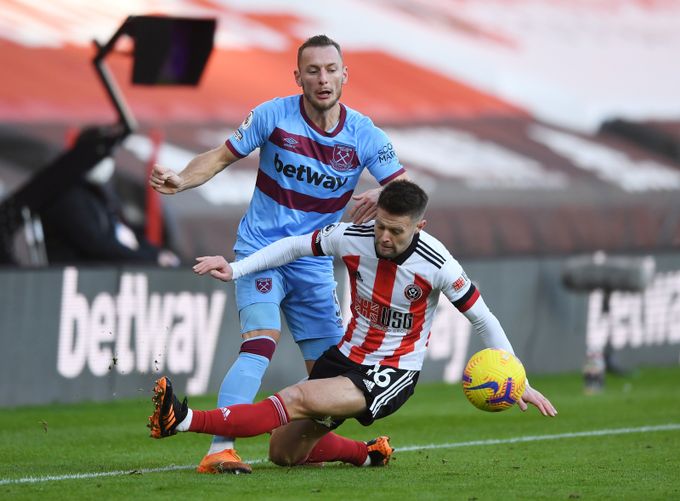 Sheffield - West Ham 0:1. Coufal rozjel vítěznou akci, Arsenal dál ztrácí Sheffield - West Ham 0:1. Coufal rozjel vítěznou akci, Arsenal dál ztrácí
