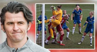 Válka o ženský fotbal. Barton chce menší míče, Liverpool naštval Chelsea