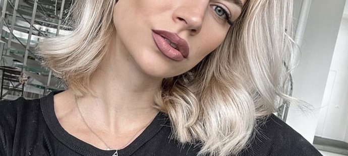 Blondýnka Nikola je láskou Antonína Baráka