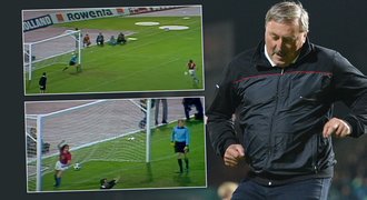 Panenka o legendární penaltě: Dloubák doletěl až do džungle v Kostarice