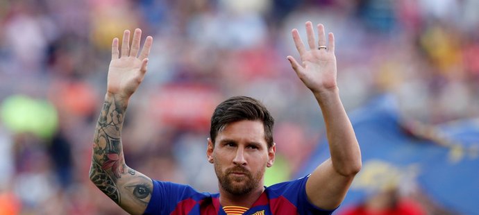 Lionel Messi zdraví fanoušky Barcelony před startem sezony 2019/2020