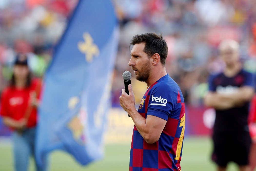 Lionel Messi zdraví fanoušky Barcelony před startem sezony 2019/2020