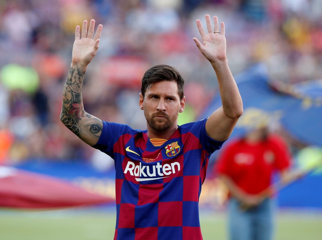 Lionel Messi zdraví fanoušky Barcelony před startem sezony 2019/2020