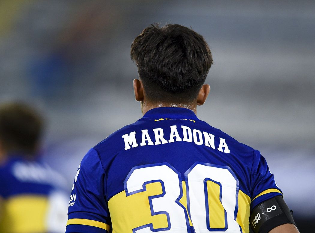 Všichni jsme Maradona! Hráči Bocy nastoupili s jmenovkou nejslavnějšího hráče