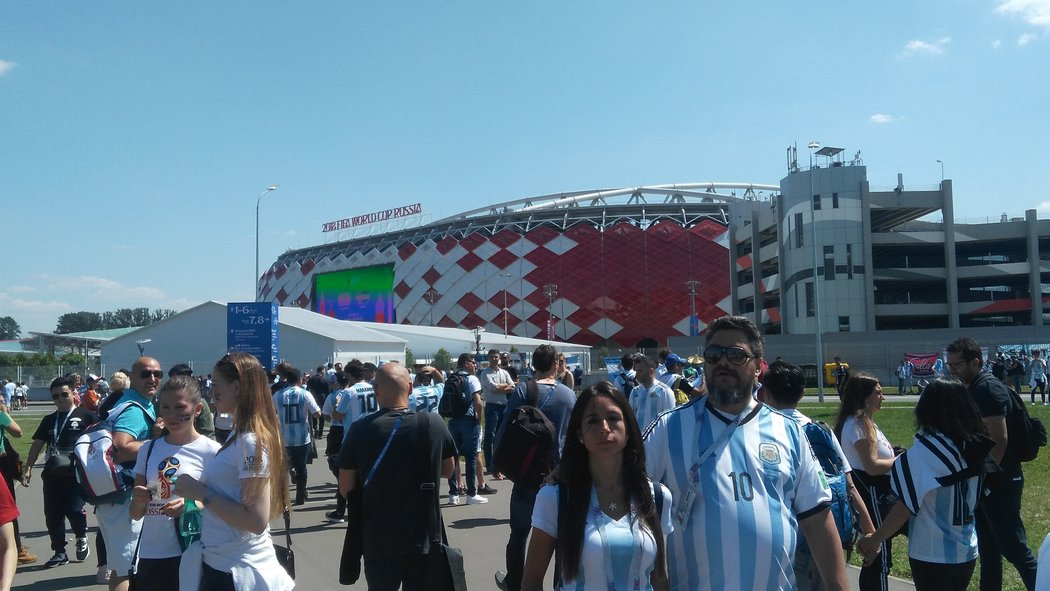 Argentinští fanoušci se těší na úvodní zápas svého týmu na MS