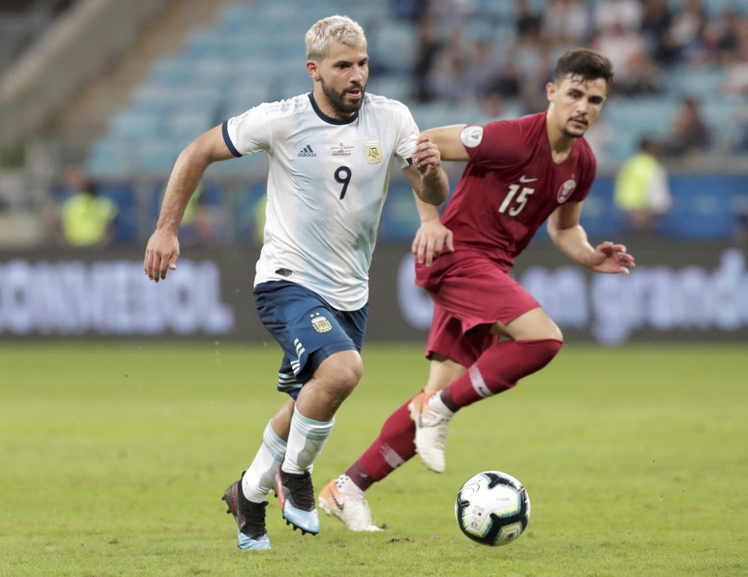 Sergio Agüero vstřelil druhý gól Argentiny proti Kataru