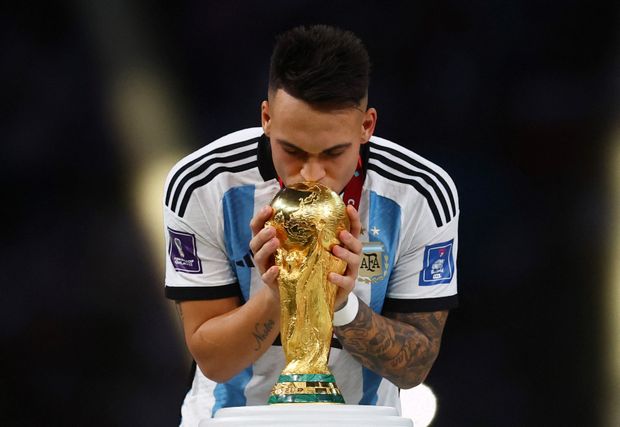Lautaro Martínez v dresu Argentiny Lautaro Martínez v dresu Argentiny