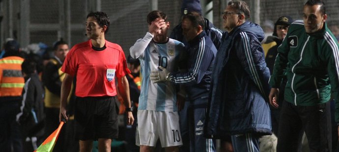 Lionel Messi se v přátelském utkání zranil