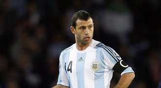 Mascherano se upsal Barce na čtyři roky