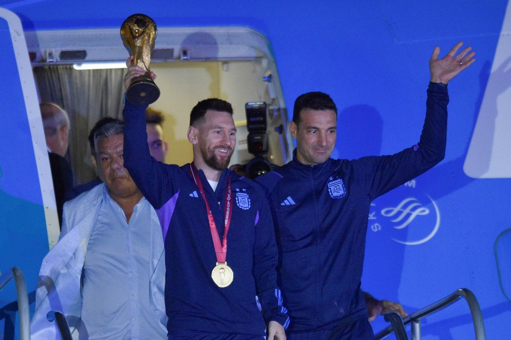 Lionel Messi zdraví fanoušky