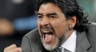Chci trénovat v Anglii, prohlásil Maradona