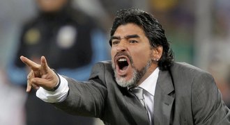 Zhrzený Maradona urazil svaz: Sedí tam slaboch!