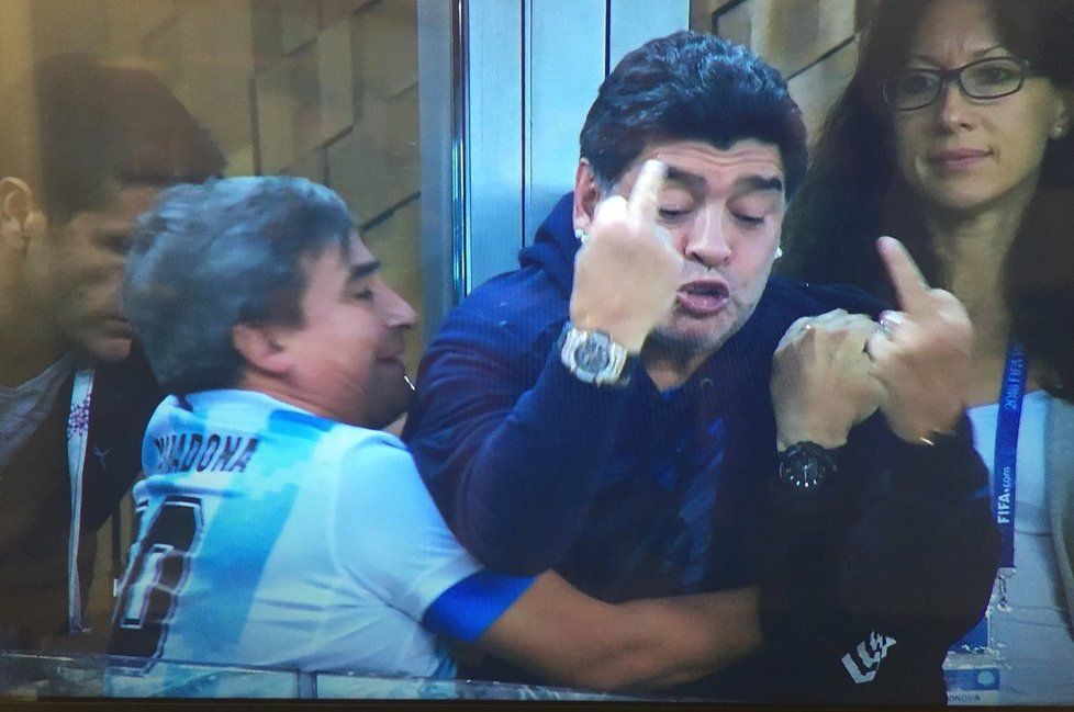 Diego Maradona během utkání Argentiny s Nigérií