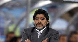 Maradona: Kritici by se měli hráčům omluvit