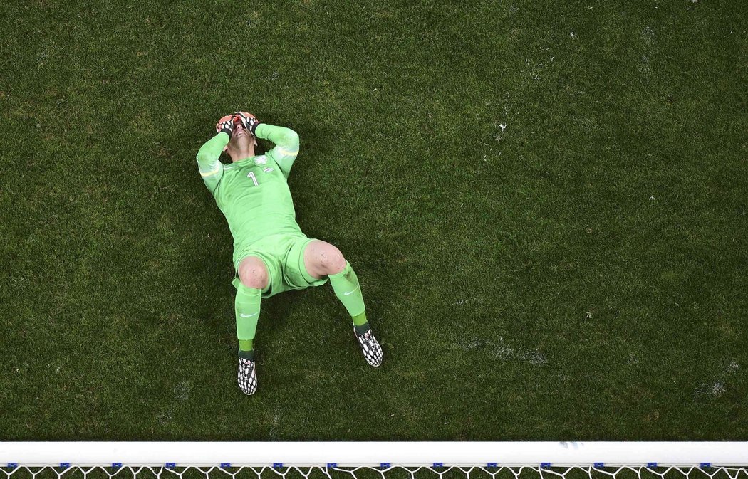 Jasper Cillessen pustil všechny čtyři pokutové kopy Messiho, Garaye, Agüera i Maxiho Rodrígueze